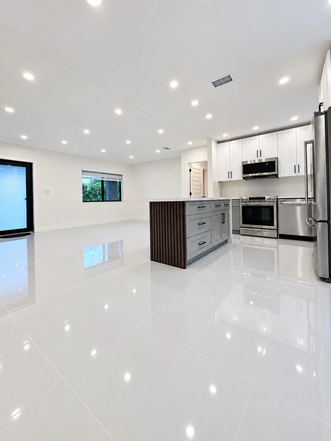 Kitchen with center island