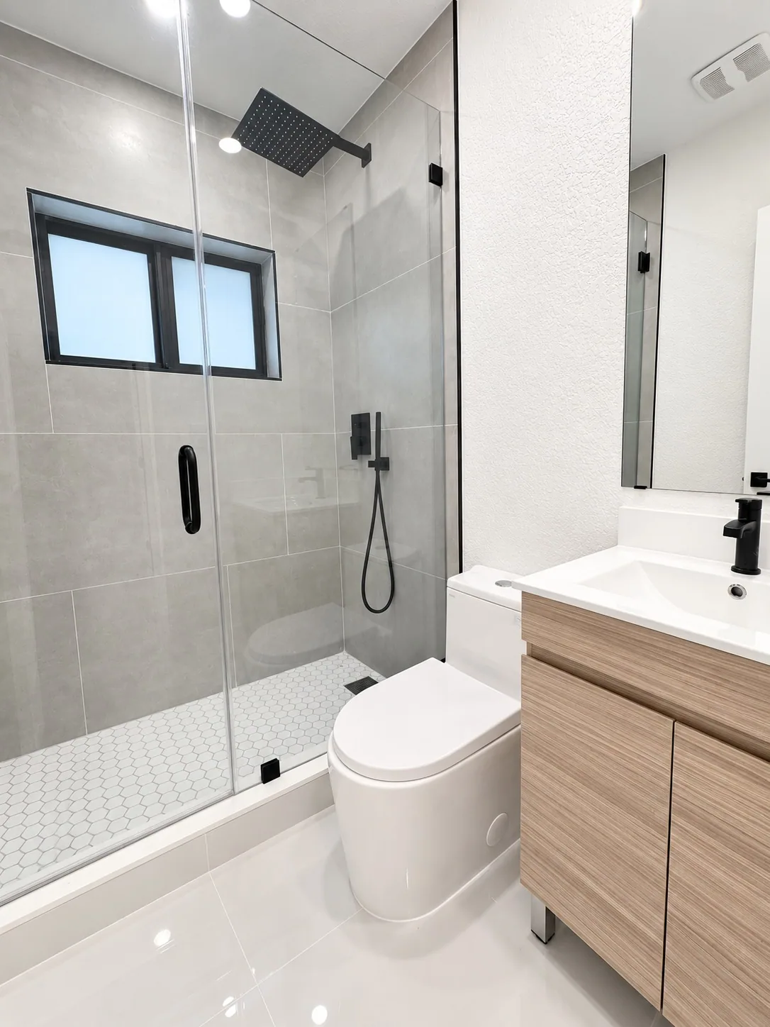 En-suite bathroom